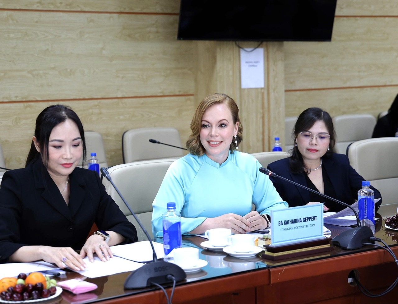 Bộ trưởng Đào Hồng Lan tiếp và làm việc với Chủ tịch khu vực châu Á - Thái Bình Dương của MSD- Ảnh 4.