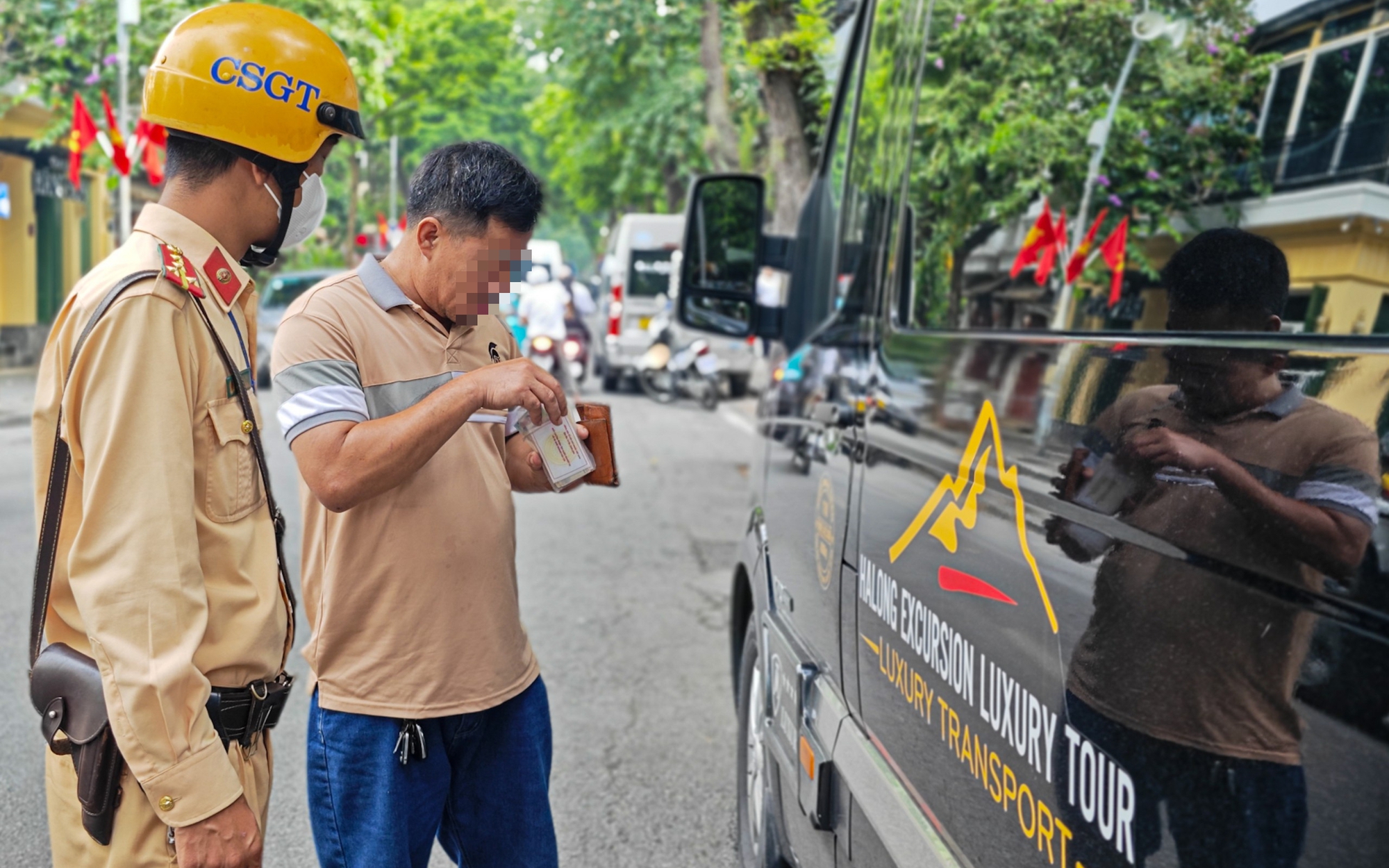 Hà Nội hướng dẫn thủ tục cho xe tải, xe hợp đồng vào khu vực hạn chế