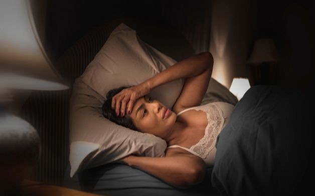 Phụ nữ tiền mãn kinh, mãn kinh nên hạn chế những thực phẩm nào?- Ảnh 3.