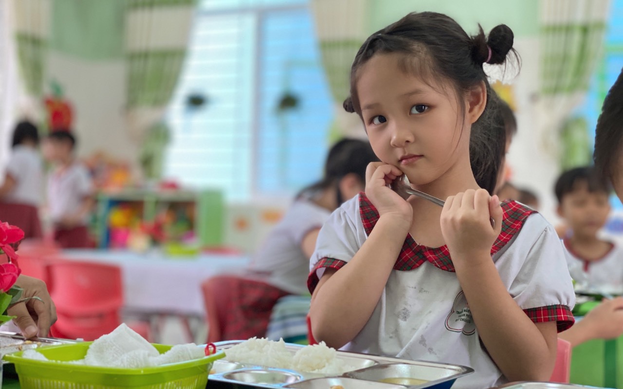 Bài toán kiểm soát bữa ăn trường học từ vụ 300 tấn thịt lợn bệnh- Ảnh 3.