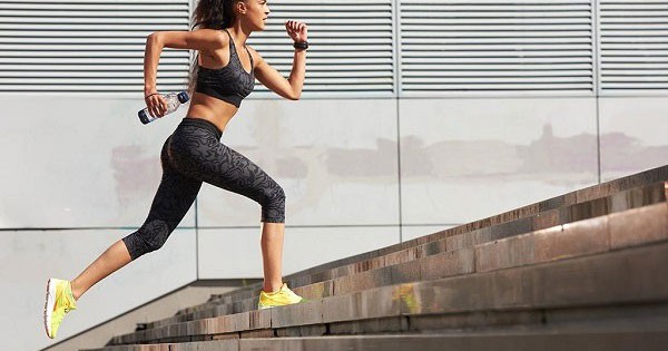 Cách leo cầu thang bộ giúp giảm mỡ đùi và sở hữu đôi chân thon gọn