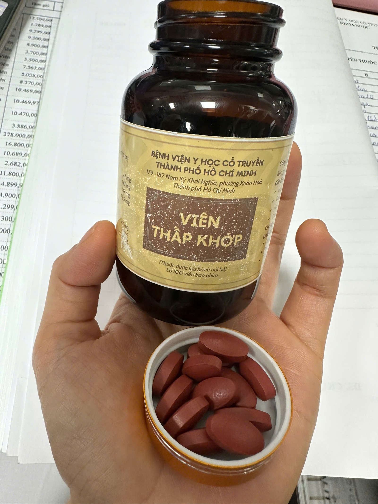 TPHCM: Điều tra vụ nghi làm giả thuốc Bệnh viện Y học cổ truyền- Ảnh 1.