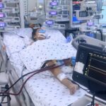 Bé 11 tuổi bị co giật do biến chứng viêm cầu thận sau viêm họng liên cầu