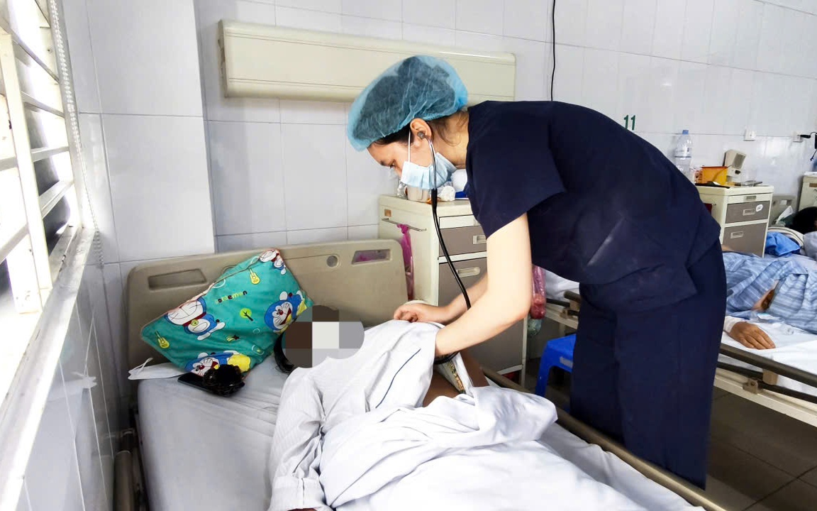 Hồi sinh đôi chân bị xe tải 10 tấn cán qua nhờ kỹ thuật hút áp lực âm- Ảnh 1.