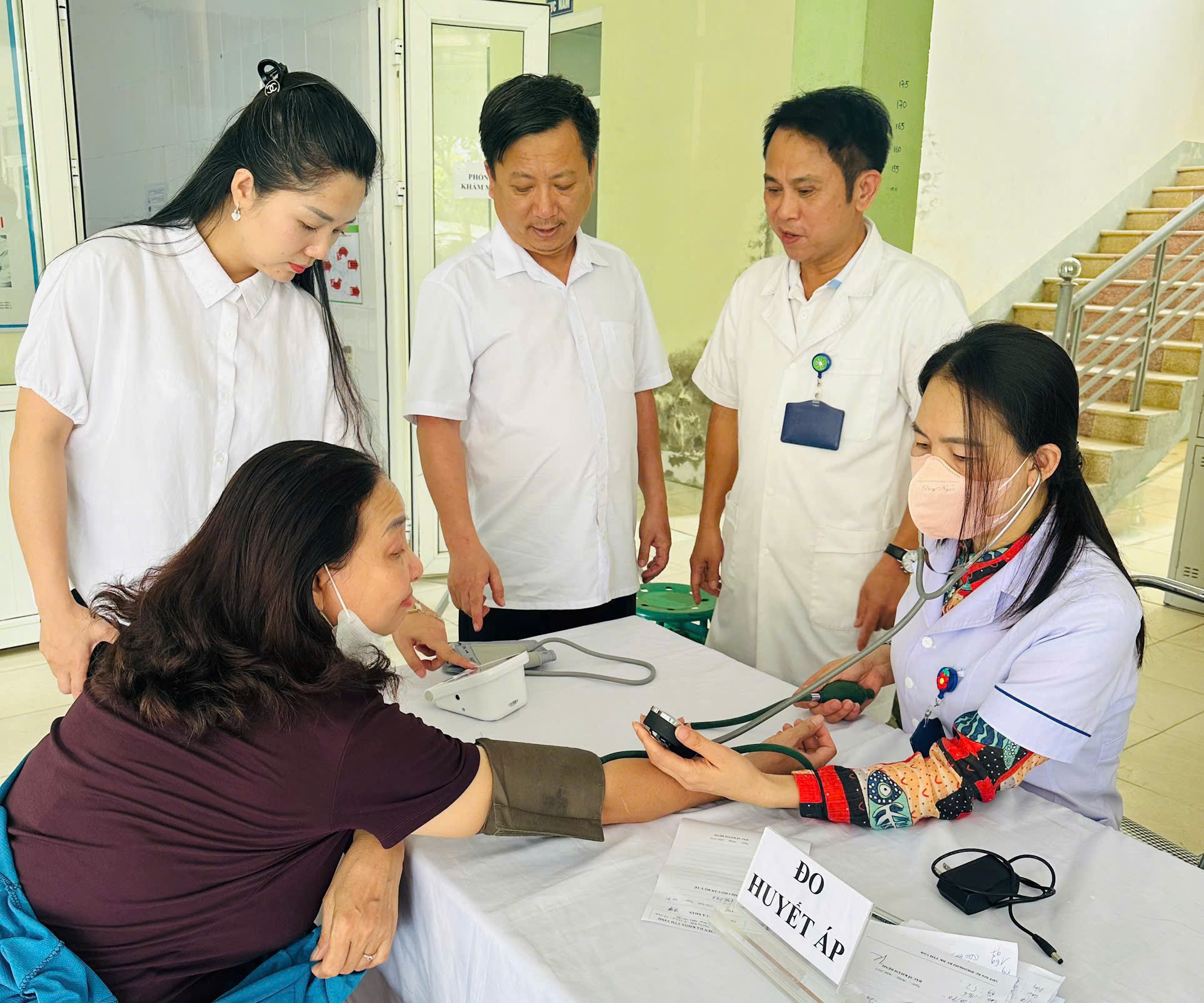 Hai chiến dịch y tế đồng loạt về cơ sở, phát hiện sớm nhiều bệnh lý trong cộng đồng- Ảnh 1. Hai chiến dịch y tế đồng loạt về cơ sở, phát hiện sớm nhiều bệnh lý trong cộng đồng- Ảnh 1.
