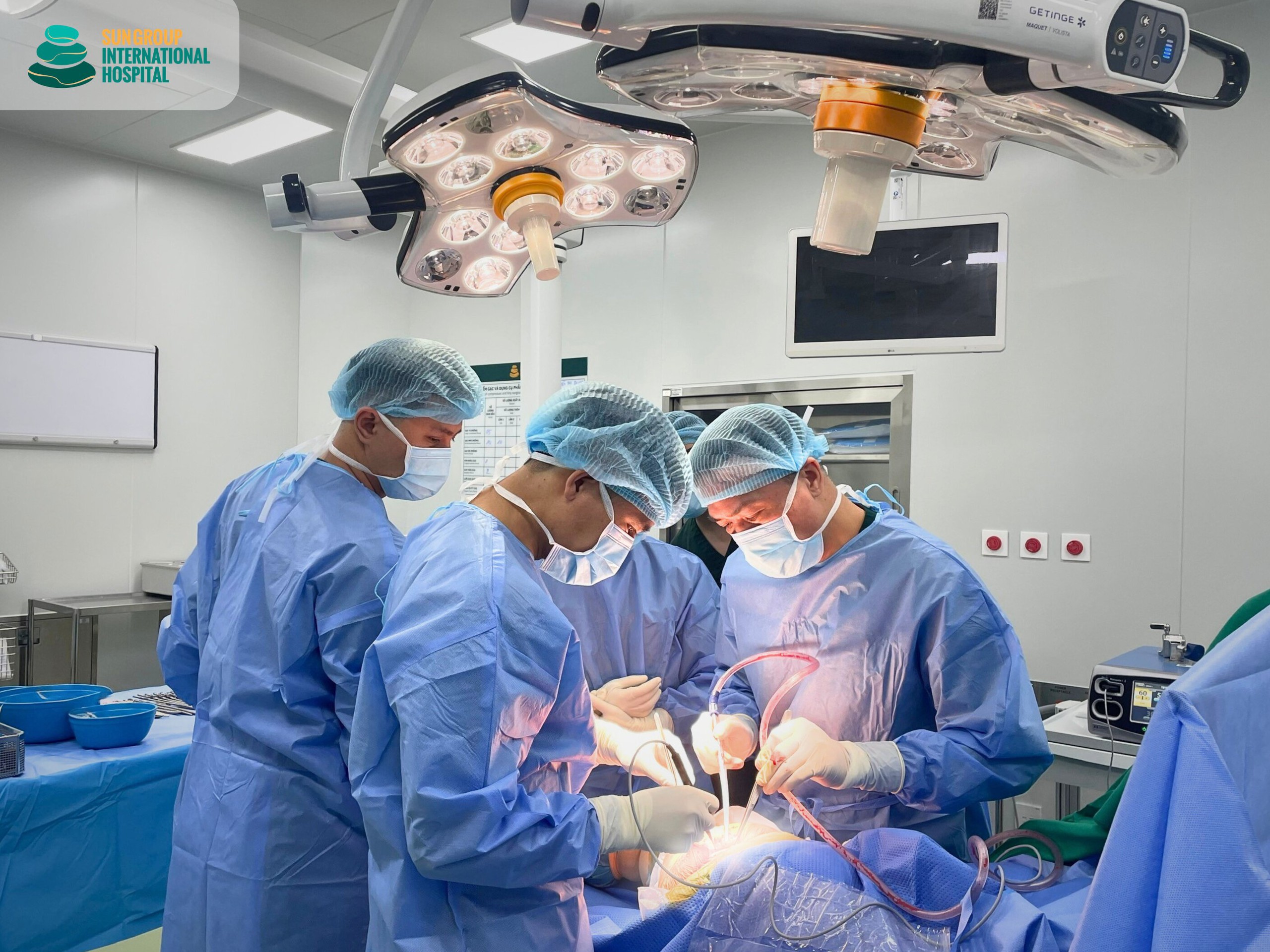 Tỷ lệ tử vong tới 30% sau gãy cổ xương đùi ở người cao tuổi: Vì sao cần điều trị sớm?- Ảnh 2. Tỷ lệ tử vong tới 30% sau gãy cổ xương đùi ở người cao tuổi: Vì sao cần điều trị sớm?- Ảnh 2.