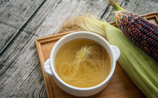5 món canh thanh nhiệt, giải độc cơ thể khi thời tiết bắt đầu nóng- Ảnh 6. Râu ngô thanh nhiệt, mát gan có nên uống thường xuyên không?