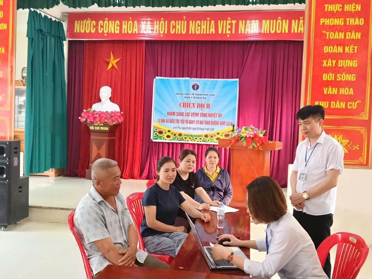 Hai chiến dịch y tế đồng loạt về cơ sở, phát hiện sớm nhiều bệnh lý trong cộng đồng- Ảnh 3. Hai chiến dịch y tế đồng loạt về cơ sở, phát hiện sớm nhiều bệnh lý trong cộng đồng- Ảnh 3.