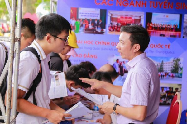Học bổng đến 8,4 triệu đồng mỗi tháng cho 15 nhóm ngành chiến lược