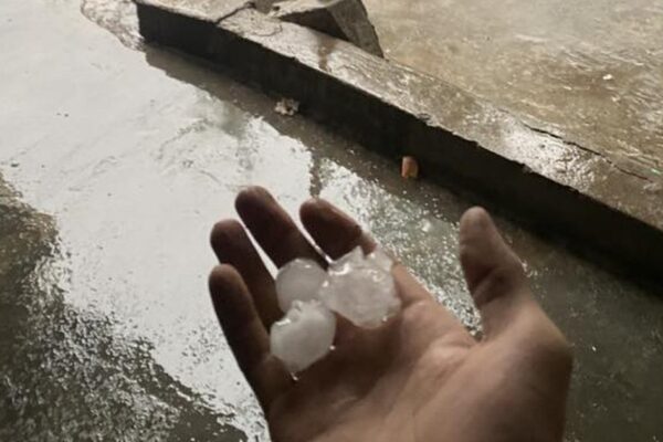 Mưa đá kèm dông lốc gây thiệt hại tại nhiều xã miền núi Nghệ An