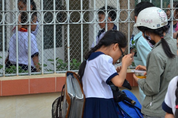 Lịch học kín ngày, trẻ ăn như thế nào để đủ năng lượng?- Ảnh 1. Lịch học kín ngày, trẻ ăn như thế nào để đủ năng lượng?- Ảnh 1.