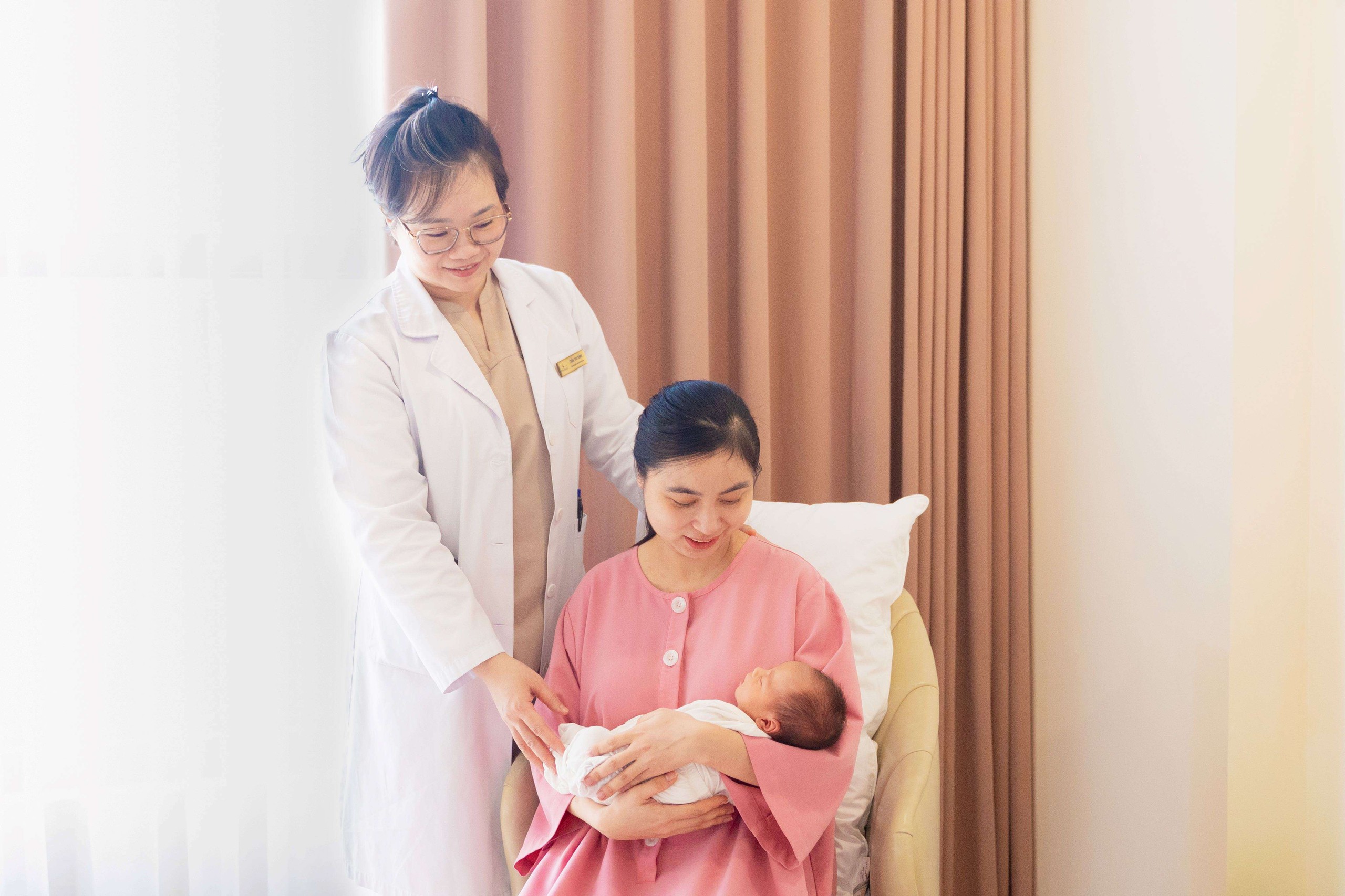 Gần 50 ngày Vinmec Smart City giữ thai cho sản phụ IVF giữa 'vòng vây' biến chứng- Ảnh 1. Gần 50 ngày Vinmec Smart City giữ thai cho sản phụ IVF giữa 'vòng vây' biến chứng- Ảnh 1.