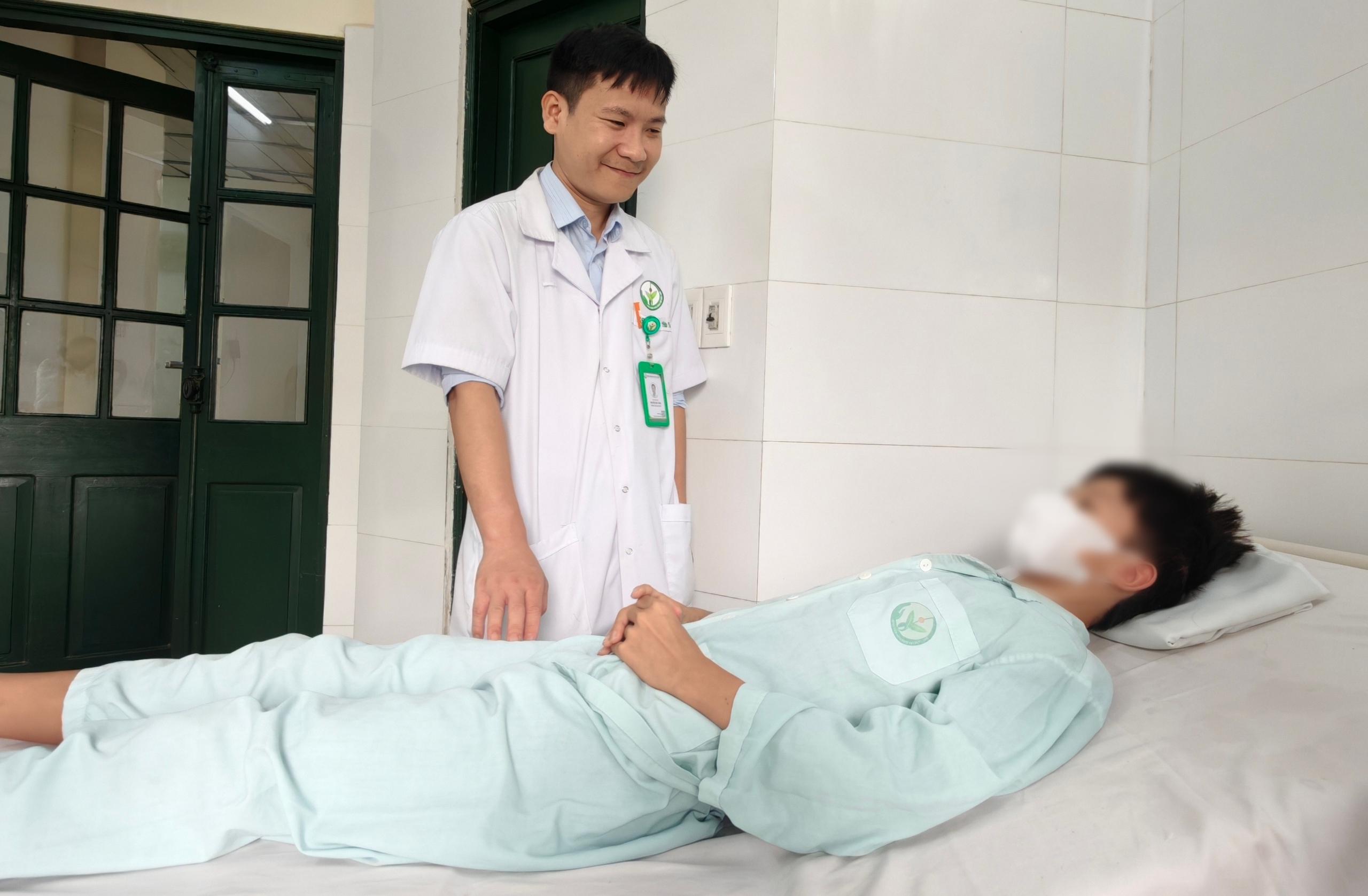 Thiếu niên 14 tuổi nhập viện cấp cứu với chiếc chìa khoá... cắm vào đầu- Ảnh 3.