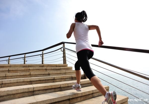 Chỉ vài phút vận động mạnh mỗi ngày có thể giúp giảm nguy cơ mắc nhiều bệnh mạn tính- Ảnh 1.
