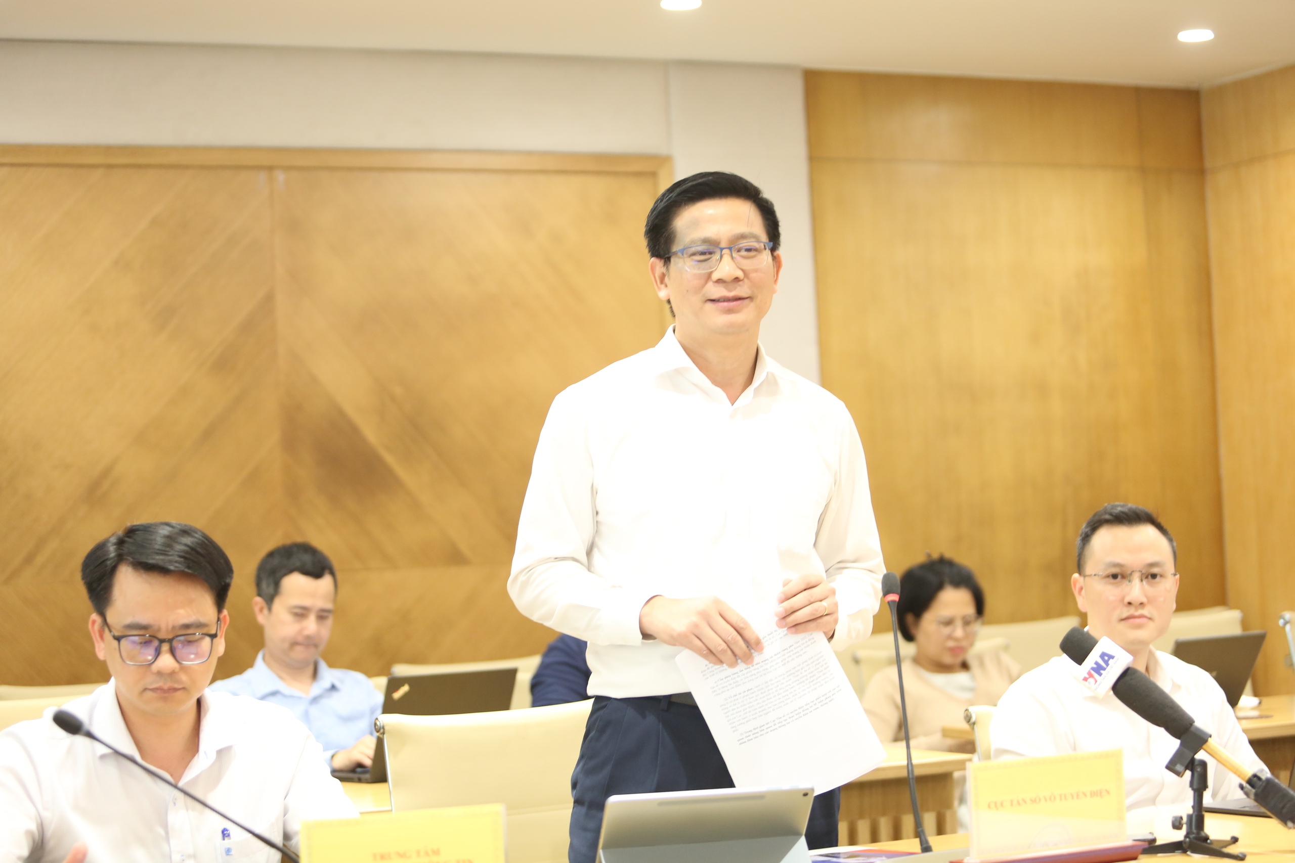 Sử dụng thiết bị kích sóng trái phép sẽ bị xử lý nghiêm- Ảnh 1. Sử dụng thiết bị kích sóng trái phép sẽ bị xử lý nghiêm- Ảnh 1.