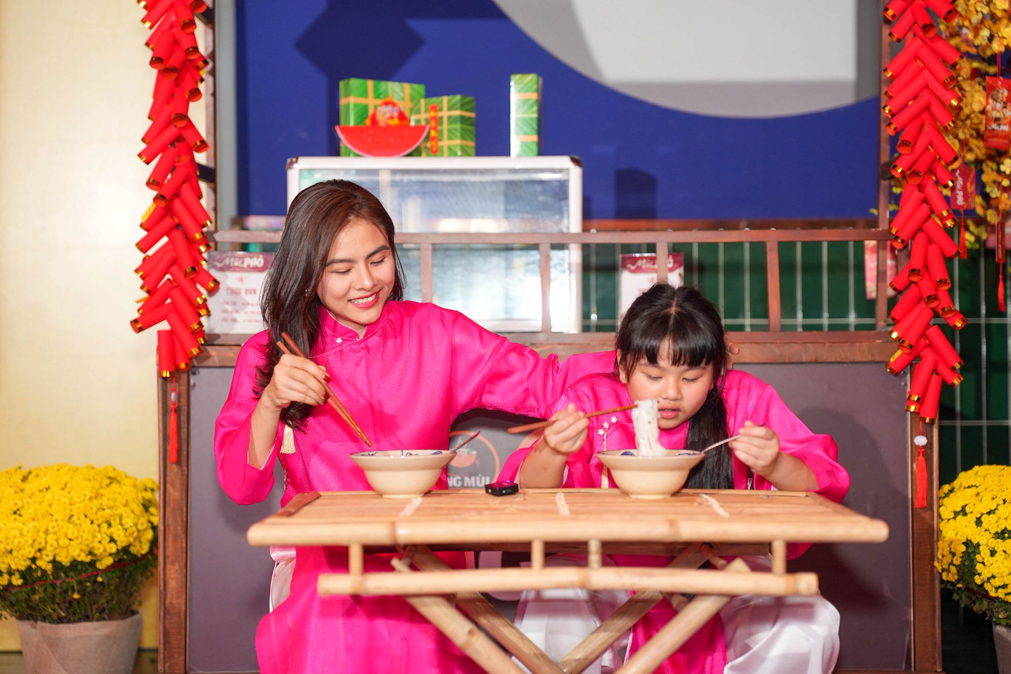 Diễn viên Vân Trang: 'Nuôi 4 con dạy tôi bớt cầu toàn, hiểu rằng dinh dưỡng không phải là cuộc chiến'- Ảnh 3. Diễn viên Vân Trang: 'Nuôi 4 con dạy tôi bớt cầu toàn, hiểu rằng dinh dưỡng không phải là cuộc chiến'- Ảnh 3.