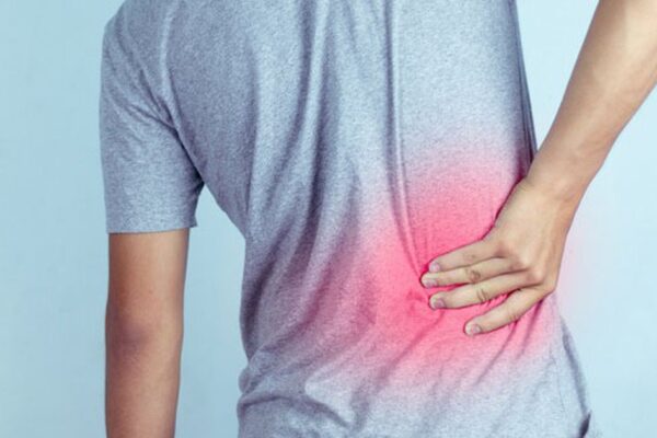 Đau lưng kéo dài, cảnh giác với trượt đốt sống thắt lưng