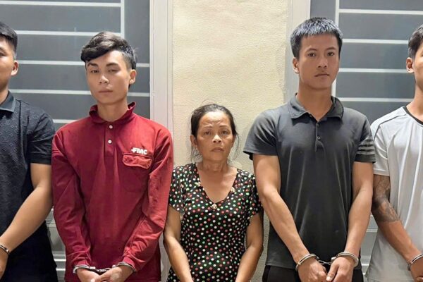 Bỏ 40 triệu thuê giang hồ chém chồng