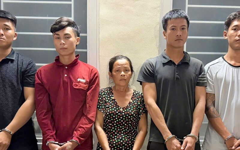 Bỏ 40 triệu thuê giang hồ chém chồng