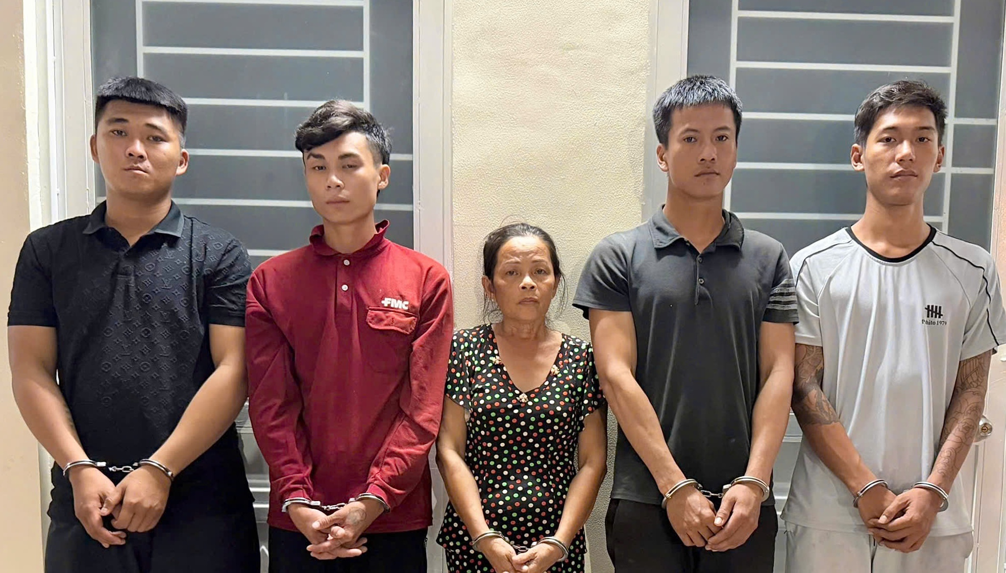 Bỏ 40 triệu thuê giang hồ chém chồng- Ảnh 1.