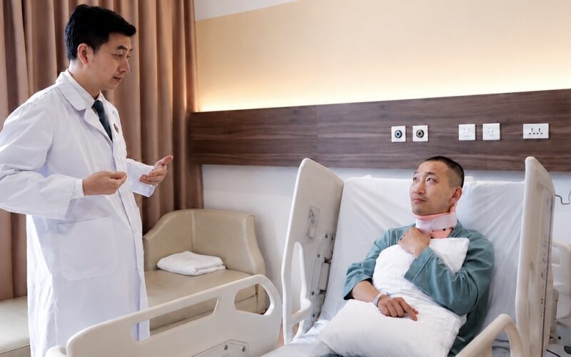 Người ‘giữ nhịp sống’ cho những cột sống bị tổn thương