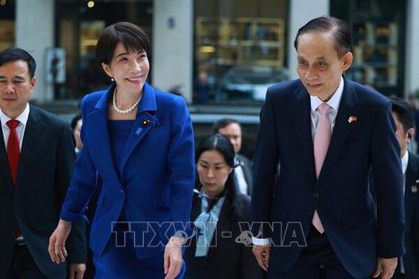Thủ tướng Nhật Bản phát biểu chính sách tại Đại học Quốc gia Hà Nội