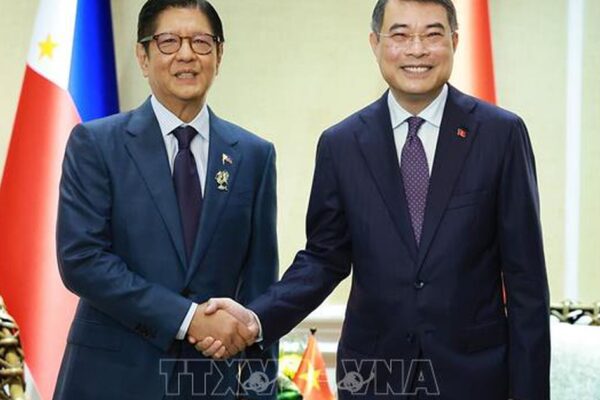 Thủ tướng Lê Minh Hưng gặp Tổng thống Philippines