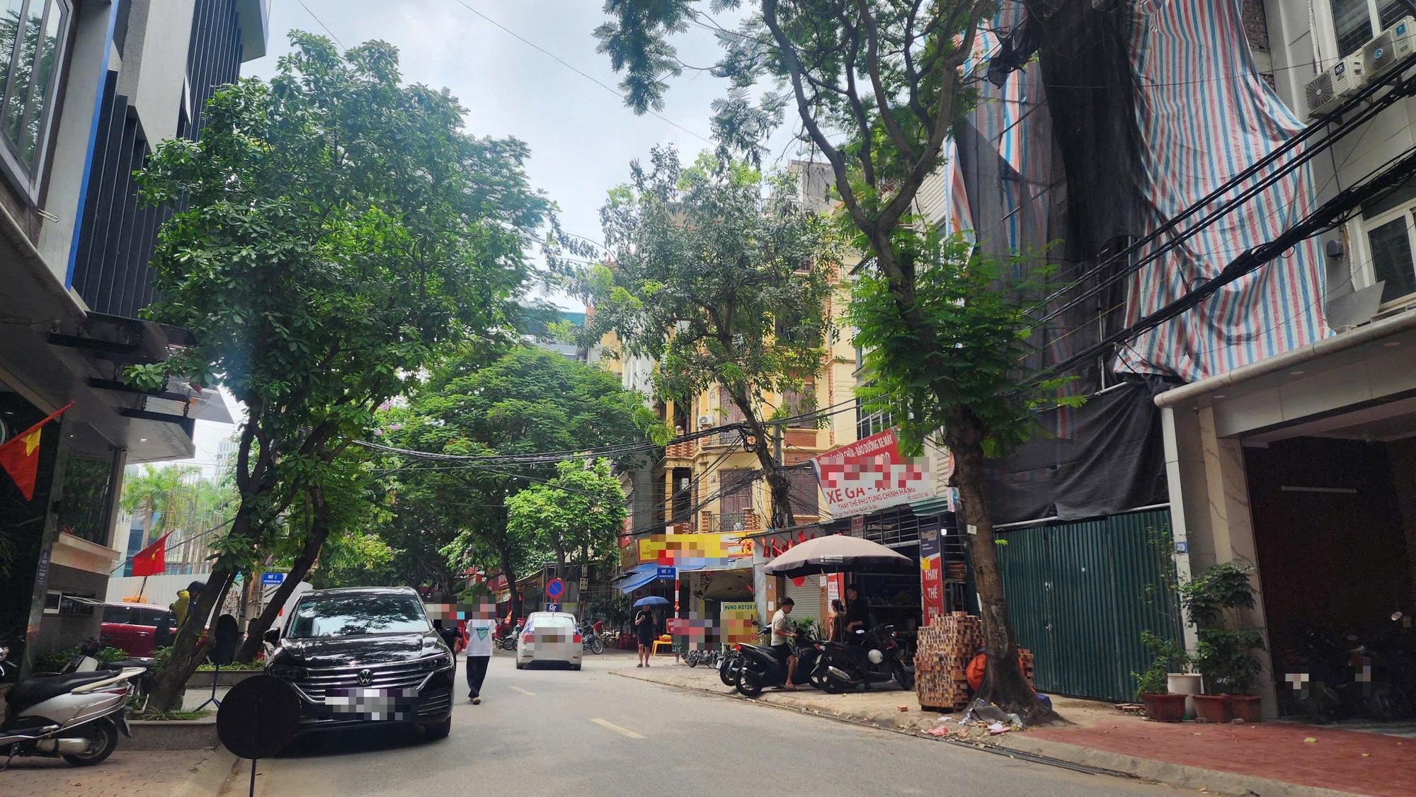 Hàng xóm kể về người mẹ và nhân tình vụ cháu bé 4 tuổi tử vong nghi do bạo hành ở Hà Nội- Ảnh 1.