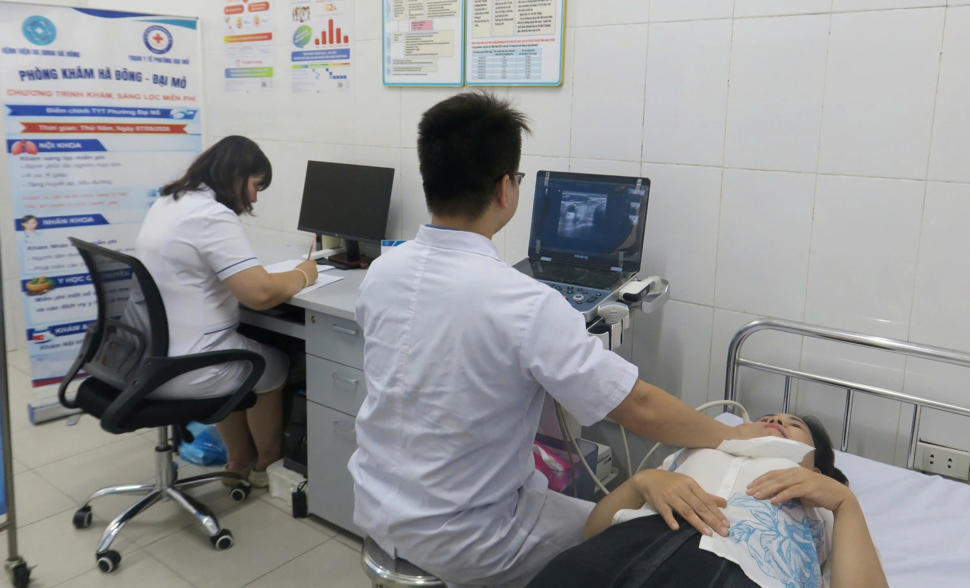 3 bệnh viện ở Hà Nội 'tiếp sức' cho Trạm Y tế phường Đại Mỗ- Ảnh 6.