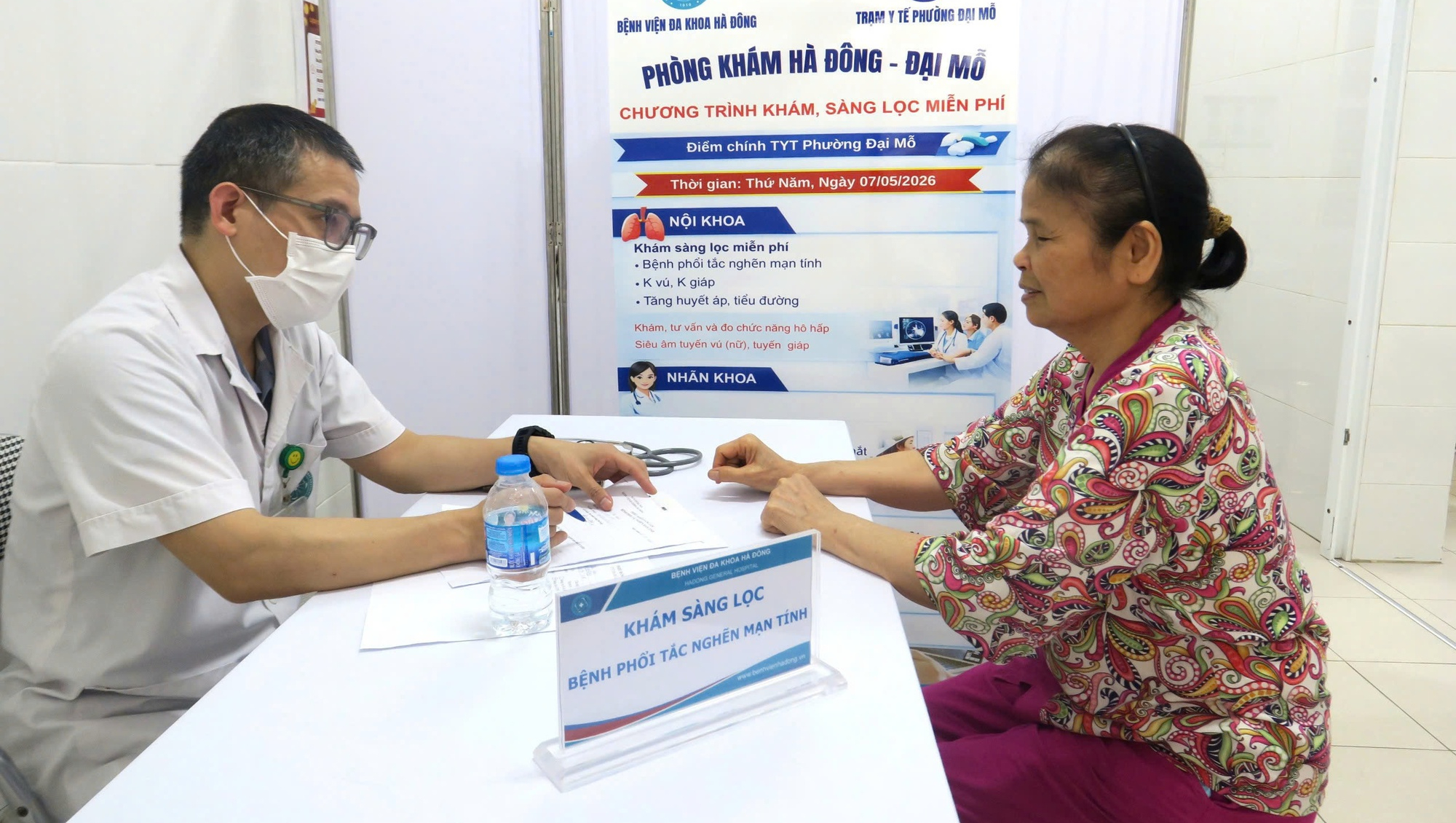 base64-17781662383071243983021 3 bệnh viện ở Hà Nội 'tiếp sức' cho Trạm Y tế phường Đại Mỗ- Ảnh 5.