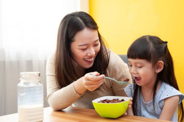 Cảnh báo đường ẩn trong bữa sáng và nguy cơ với trẻ nhỏ