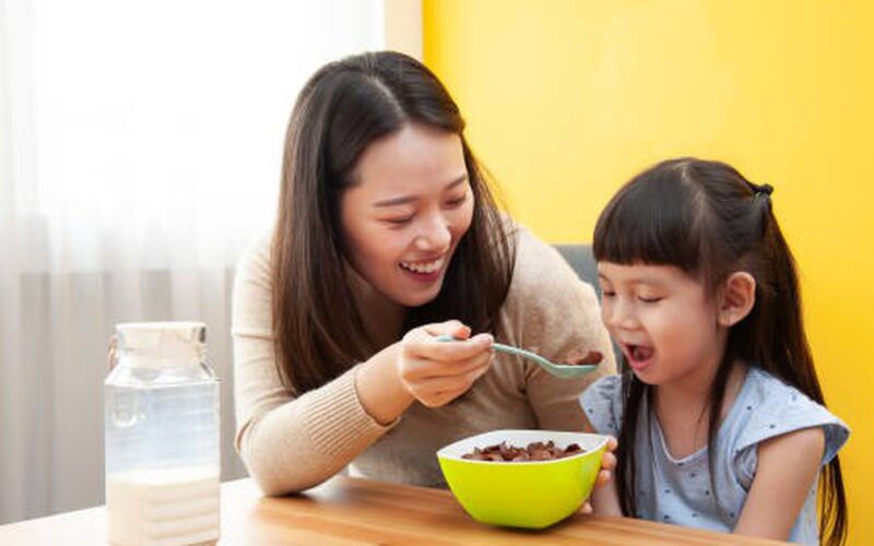Cảnh báo đường ẩn trong bữa sáng và nguy cơ với trẻ nhỏ