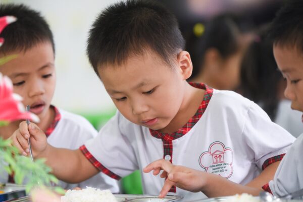 Ăn đúng lượng tinh bột để học tốt, chơi khỏe