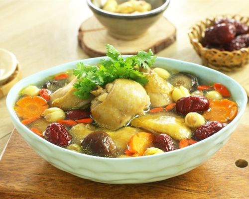 canh-ga-ham-tao-do-chat-luong-1780223508776597704576 5 món ăn bài thuốc giúp an thần, giảm căng thẳng cho sĩ tử- Ảnh 2.