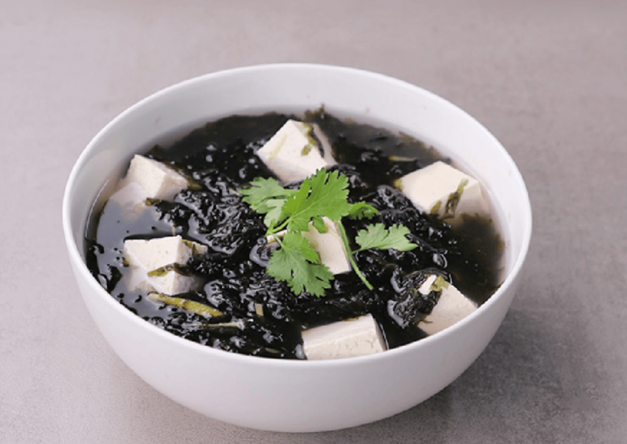 canh-rong-bien-dau-hu-nongnghiep-222259-17799394339322109302792 5 món ăn bài thuốc từ rong biển giúp thanh nhiệt, bổ sung khoáng chất- Ảnh 4.
