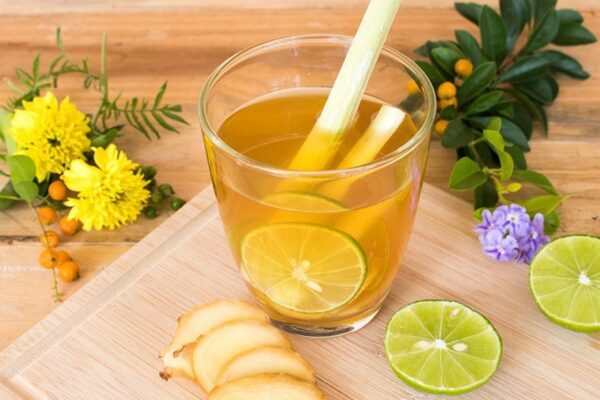 Người bệnh trào ngược dạ dày có nên uống chanh mật ong không?