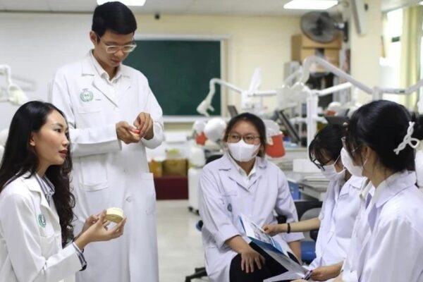 Mức quy đổi điểm IELTS của các trường đại học Y Dược năm 2026