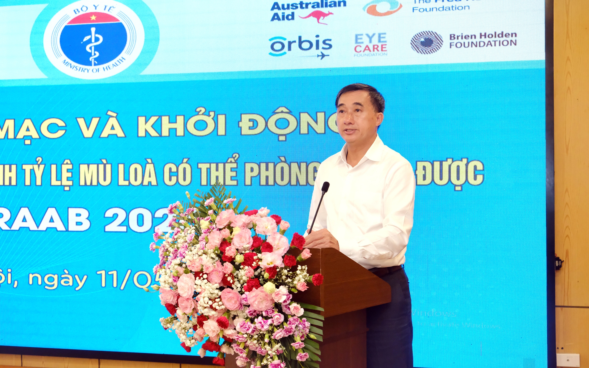Mở rộng tiếp cận phẫu thuật khúc xạ công nghệ cao cho người dân