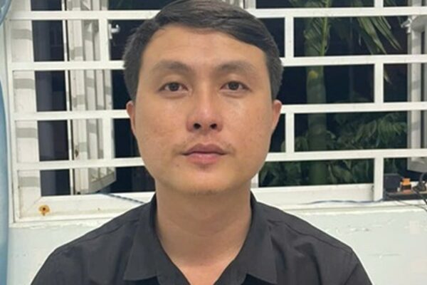Bắt người đàn ông nhận làm sổ đỏ rồi mang giấy tờ đi cầm cố