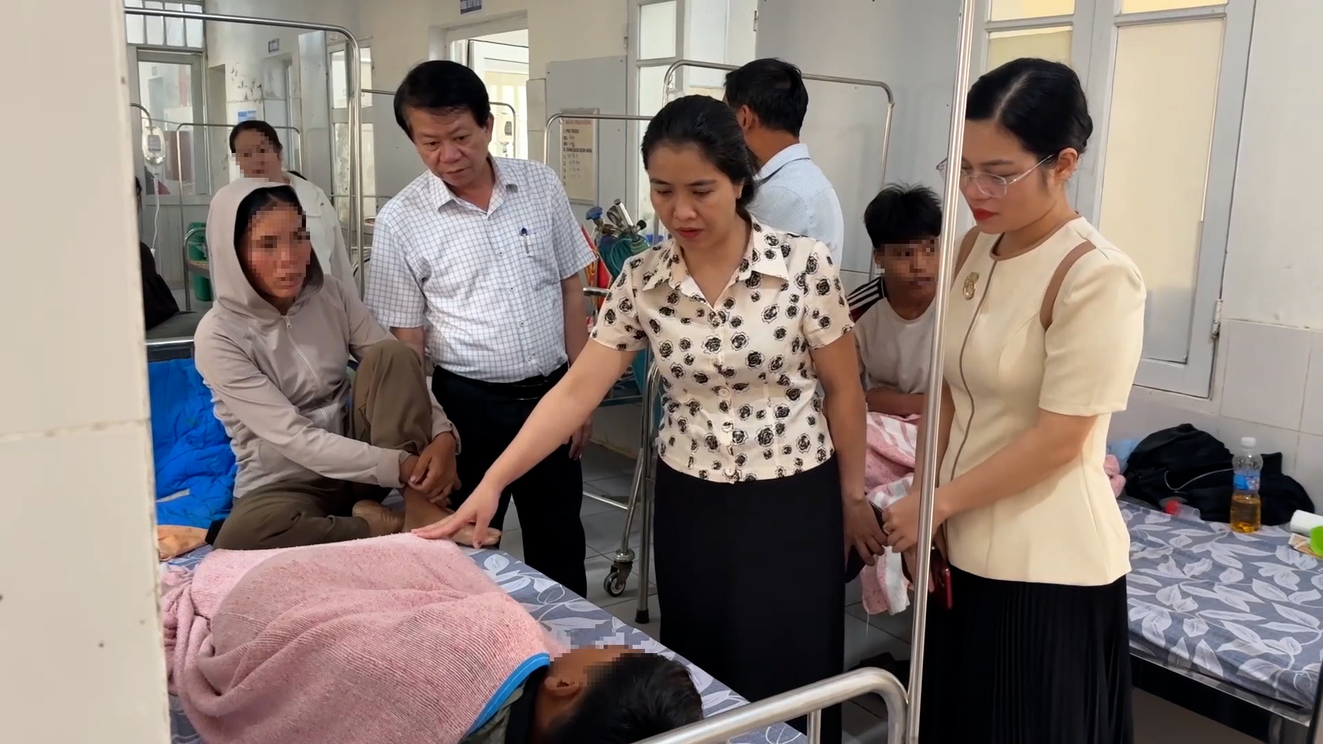 edit-anh-chuian-3-17776288040111052699590 Thông tin mới vụ nghi ngộ độc sau khi ăn bánh mì khiến hàng chục người nhập viện - Ảnh 1.