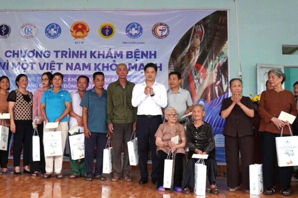 Thứ trưởng Thường trực Vũ Mạnh Hà: Mỗi hoạt động thiện nguyện đúng nhu cầu sẽ góp phần bồi đắp niềm tin với ngành y tế