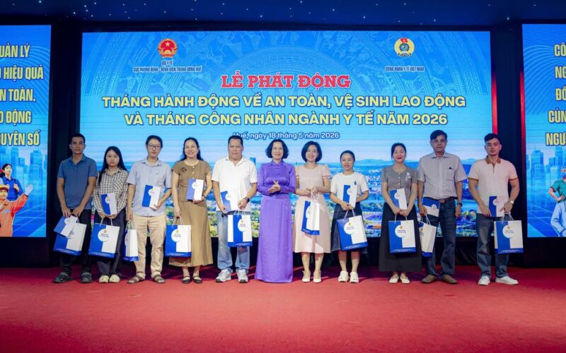 Hoàn thiện chính sách tạo môi trường làm việc an toàn cho nhân viên y tế