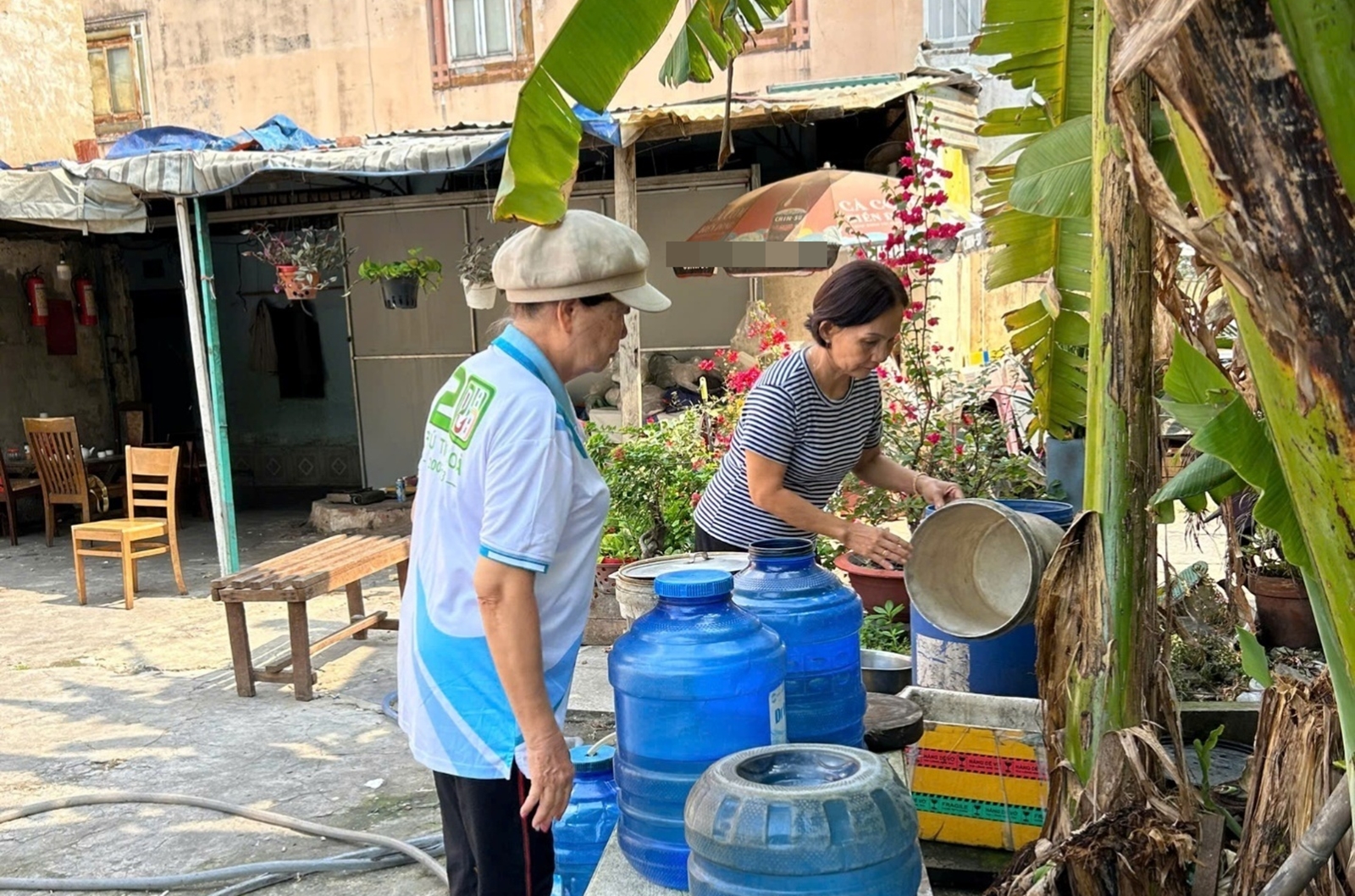 Đầu mùa mưa, nhiều giải pháp được triển khai nhằm giảm số ca sốt xuất huyết nặng- Ảnh 2.