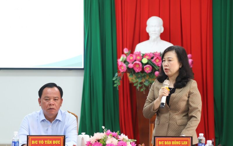 Bộ trưởng Bộ Y tế: Phân cấp càng mạnh, y tế cơ sở càng phải vững