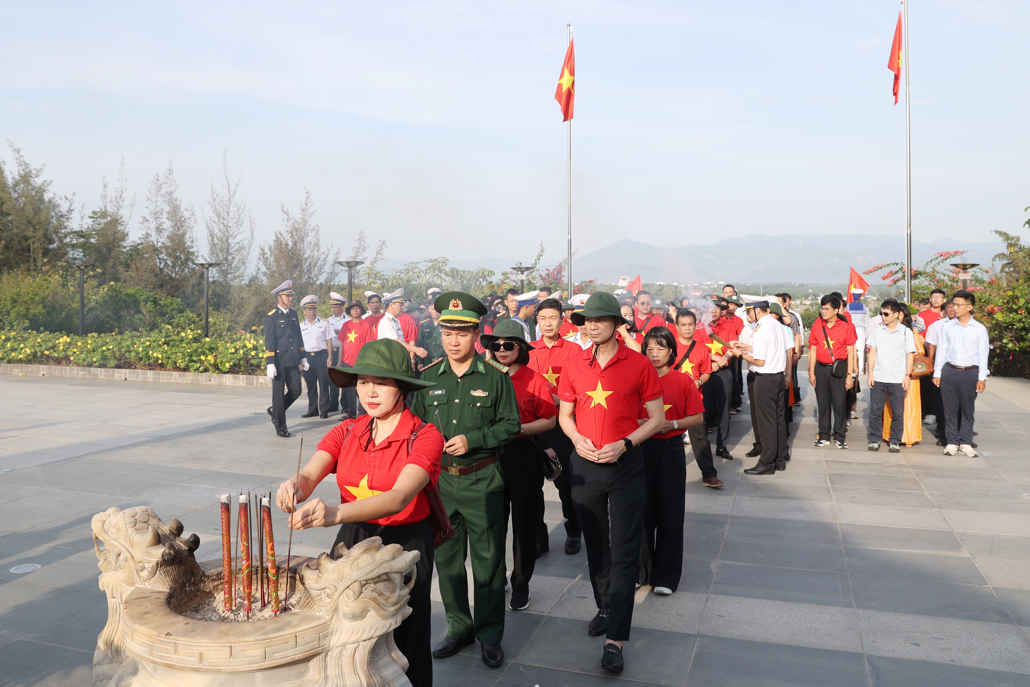 Đoàn Đại biểu Bộ Y tế sẵn sàng lên đường thăm cán bộ, chiến sĩ, nhân dân Trường Sa và nhà giàn DK1- Ảnh 3.