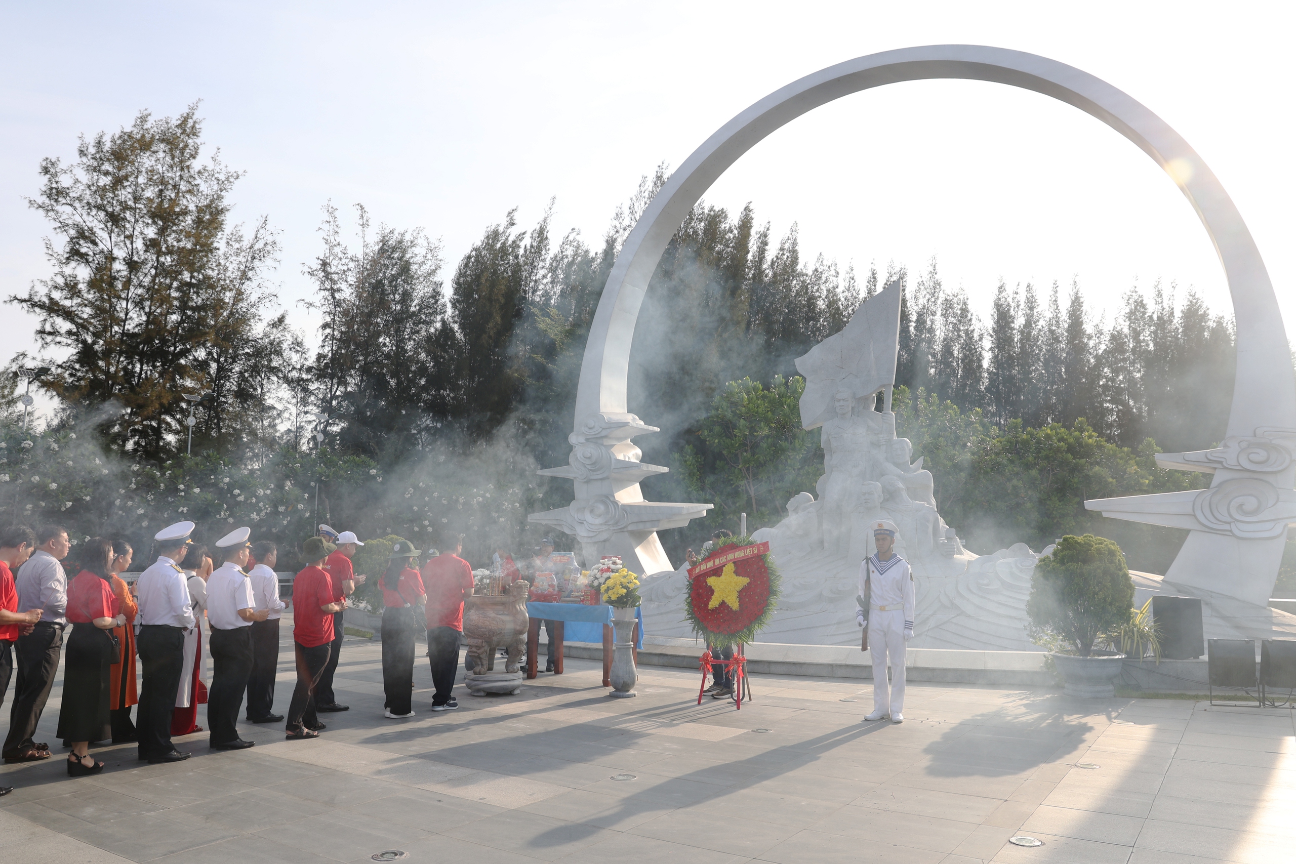 Đoàn Đại biểu Bộ Y tế sẵn sàng lên đường thăm cán bộ, chiến sĩ, nhân dân Trường Sa và nhà giàn DK1- Ảnh 4.