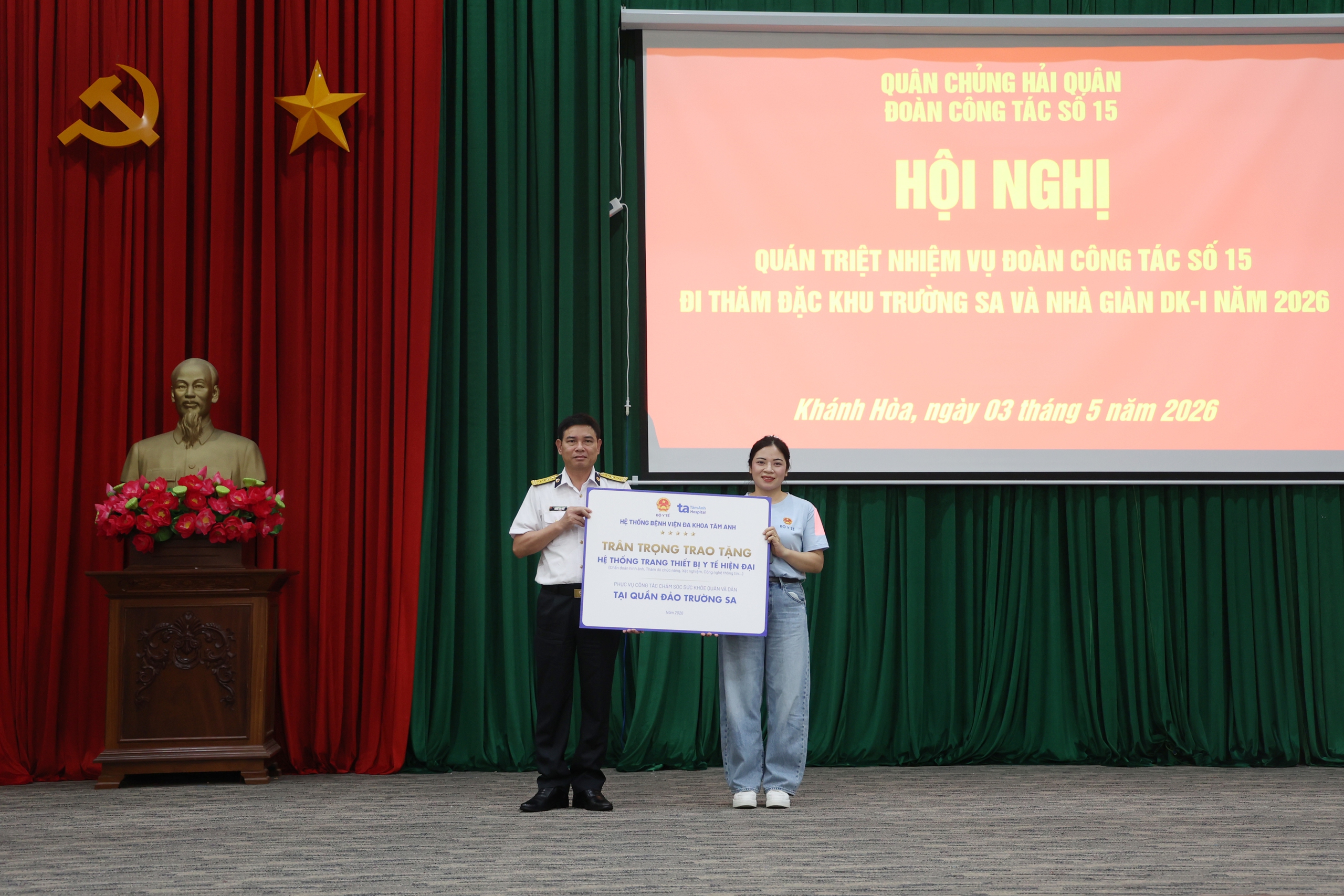 Đoàn Đại biểu Bộ Y tế sẵn sàng lên đường thăm cán bộ, chiến sĩ, nhân dân Trường Sa và nhà giàn DK1- Ảnh 10.