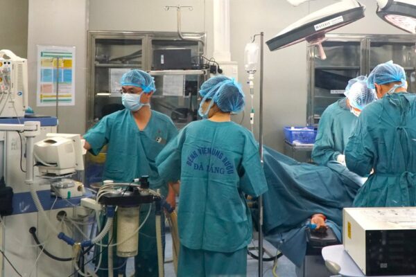 Bệnh viện Ung bướu Đà Nẵng đưa 2 phòng mổ hiện đại vào hoạt động