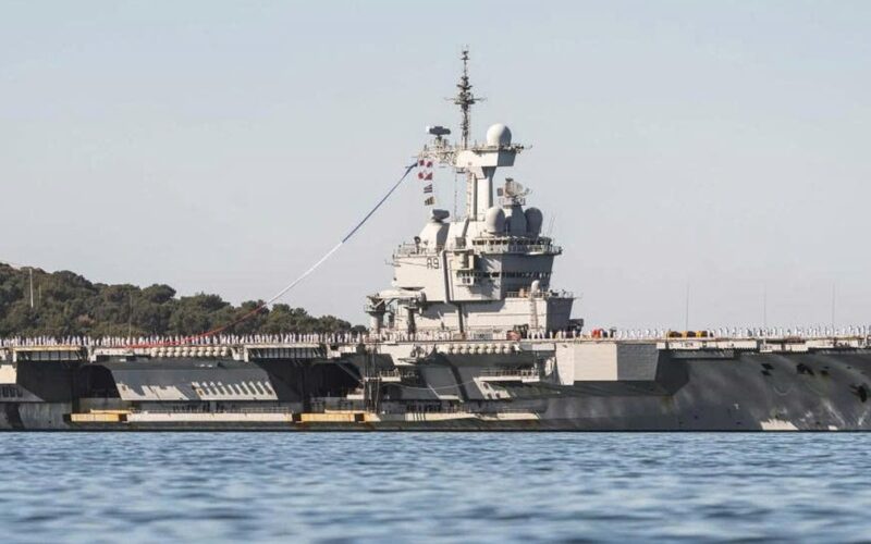 Pháp đưa tàu sân bay hạt nhân duy nhất đến Trung Đông nhằm mục đích gì?