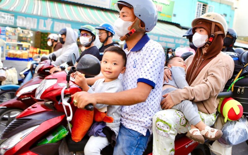 Phà Cát Lái ùn ứ khi người dân quay lại TPHCM sau kỳ nghỉ lễ 30/4 – 1/5